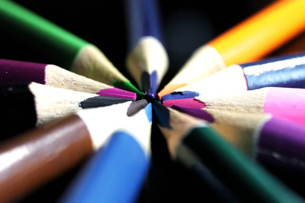 Bleistifte Zum Zeichnen Auf Dunklem Hintergrund — Stockfoto