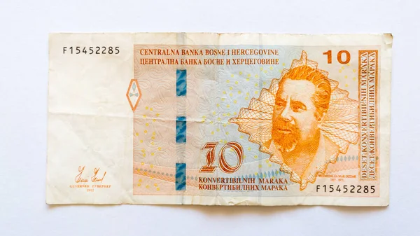 纸钞或货币 以波斯尼亚和黑塞哥维那的白色背景 货币或钞票分开 正面或正面有十个可兑换马克 — 图库照片