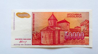 Kağıt banknot ya da para beyaz arka planda izole edilmiş. Ulusal para birimi, Monet ekonomisi, 50 bin Yugoslav dinarının tersi veya arkası.