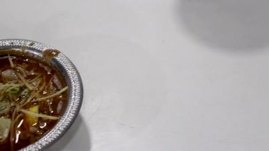 Meşhur koyun eti ve Nihari veya Javed 'de Nahari, Zakir Nagar