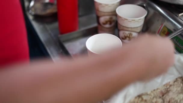Garnishing Street Side Chicken Soup Cream Onion Butter — Stock Video