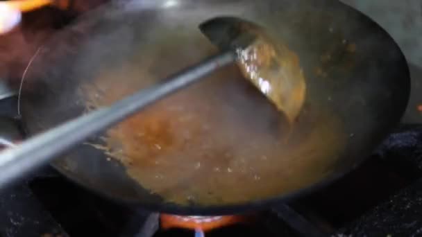 Rote Chutney Soße Einer Indischen Pfanne Kochen Kadhai Für Tibetische — Stockvideo