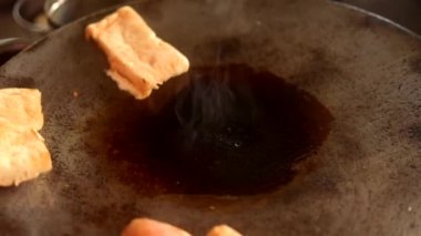 Hint tavasında ya da kadhada erimiş tereyağı.. 