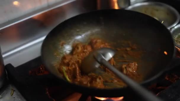 Hausgemachtes Indisches Huhn Desi Stil Aus Kadhai Mit Sahne Ingwer — Stockvideo