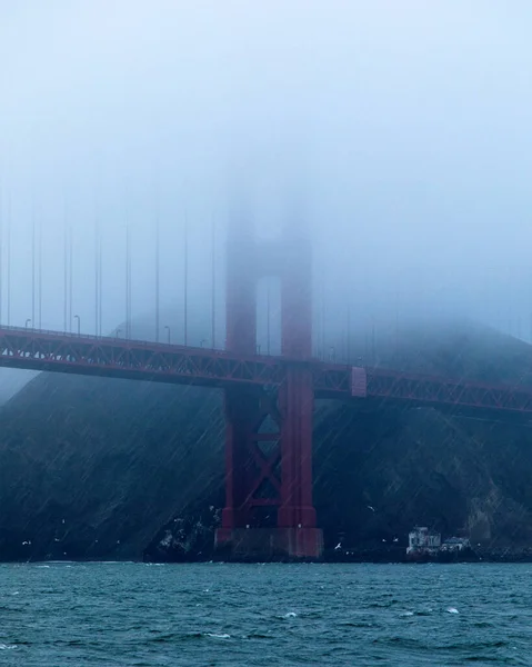 Stimmungsvolles Foto Der Golden Gate Bridge Von Einer Jacht Aus — Stockfoto