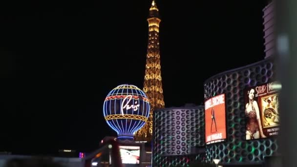 Replika Eiffelovy věže v Paříži v Las Vegas v hotelu Paris