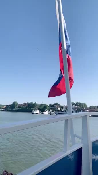 Bandeira Russa Está Desenvolvendo Navio — Vídeo de Stock