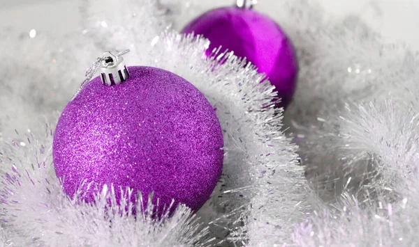 Bollen Med Tinsel Nyårsdekoration Julinredning Bakgrund Till Texten — Stockfoto