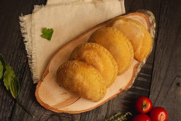 Latin Amerika 'dan özel vejetaryen börek. Sokak yemeği.