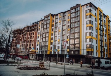 Yeni çok katlı bina yapım aşamasında.