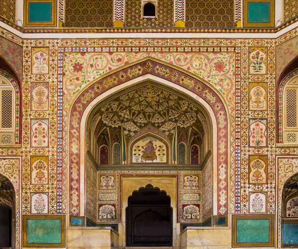 Ganesh Pol giriş Amber Fort Palace, Jaipur, Rajasthan, Hindistan'ın çarpıcı
