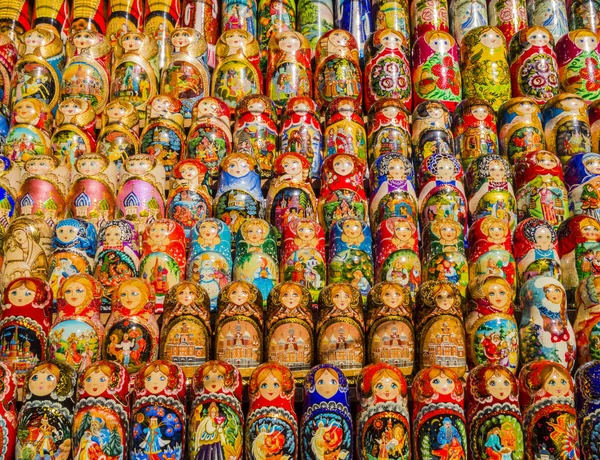 Exposição Bonecas Matryoshka Tradicionais Coloridas Moscou Rússia — Fotografia de Stock