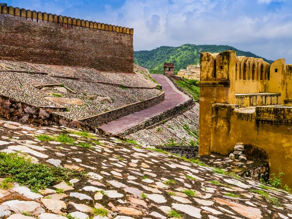 Amber Fort Savunma Duvarlarının Çarpıcı Görünümü Jaipur Rajasthan Hindistan — Stok fotoğraf