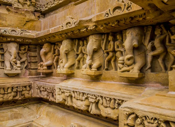 Pedra Esculpida Cena Erótica Com Elefantes Kahjuraho Templo Antigo Índia — Fotografia de Stock