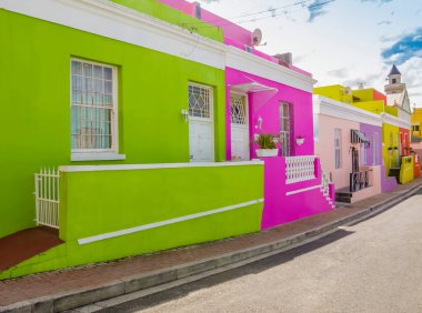 Güney Afrika Cape Town 'daki en tipik mahallelerden biri olan Bo Kaap Bölgesi' nin renkli evleri göz kamaştırıcı.