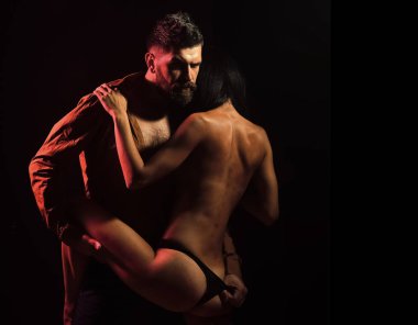 Seksi vücut aşık çift, sakin ol.