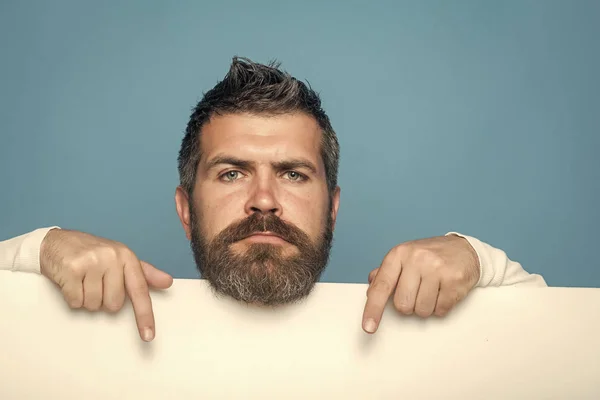 Hombre con barba larga y bigote . —  Fotos de Stock