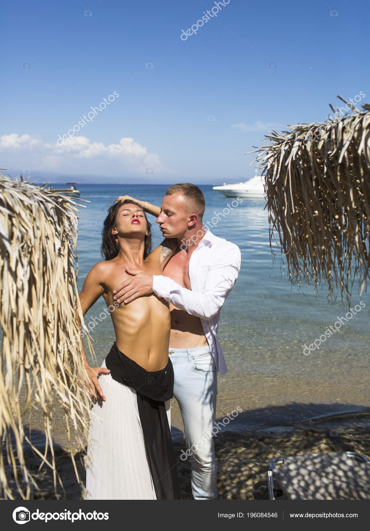 Couple Love Sexy Body Relax Beach Family Valentines Day Sexy Stock Photo by ©Tverdohlib 196084546