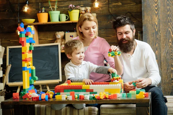 Madre Hijo Lindo Niño Juegan Con Constructor Concepto Tiempo Familiar —  Fotos de Stock