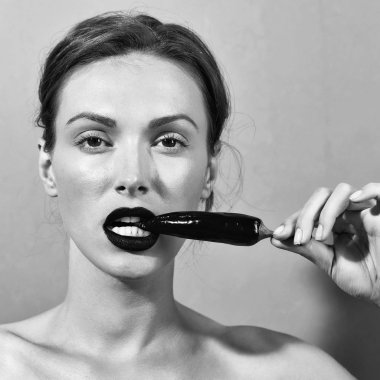 kırmızı biber biber ile kız