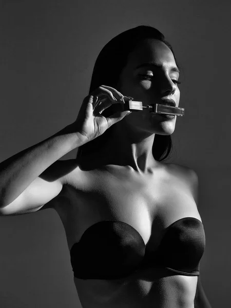 Sexy woman in bra — Stock Photo, Image
