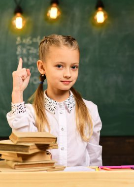 Sakin ol ve çekmek ve tutmak mümkün olacak daha fazla öğrenci çok. O da anne olması gerekir öğretmen güven. Çocuklar genellikle daha kolay görüntüleri resimleri ve kayma anlayış kullanarak öğrenebilirsiniz.