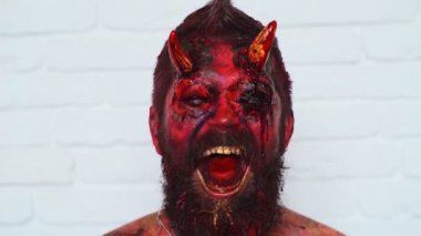Şeytan vampir portre. Cadılar Bayramı kırmızı şeytan canavar. Krampus. Noel şeytanlar. Cadılar Bayramı.