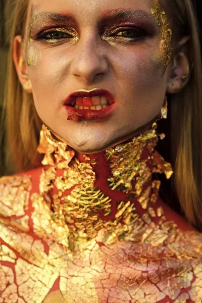 High fashion portrait of elegant woman. Girl vampire with bloody streaks — Stock Photo, Image