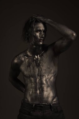 Yüz moda çocuk ya da adam web sitenizde. Senin advertisnent adam yüz portre. Moda ve erkeklik kavramı. Adam çıplak gövde ile