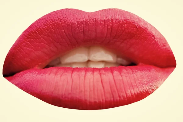 Una mujer sensual. Primeros planos de labios rojos — Foto de Stock