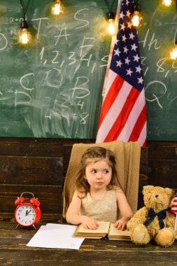Çocuklar genellikle daha kolay görüntüleri resimleri ve kayma anlayış kullanarak öğrenebilirsiniz. Amerikan eğitim kavramı. Öğretmenler en iyi bu yüzden zenginleştirme sınıfları bazı çocuklar için zor olabilir.