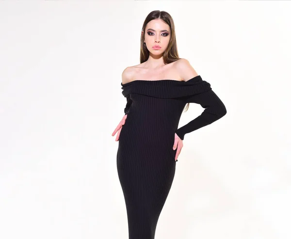 Modelo Moda Elegante Vestido Negro Mujer Moda Con Pelo Elegante —  Fotos de Stock