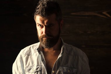 Yüz çocuk dergisinin kapağı için. Senin advertisnent adam yüz portre. Ciddi hipster berber dükkanı şarkısı, bak. Berber ve Kuaför Salonu. Saç kesimi sakallı adam, Milli. Moda ve erkek güzelliği