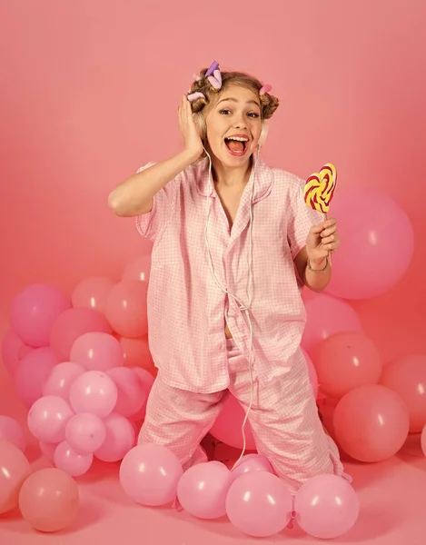 Schattig meisje met lolly — Stockfoto