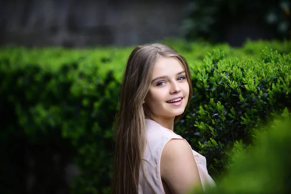 Sensual Model Makeup Hairdresser Sexy Woman Long Hair Summer Park — Stock Photo, Image