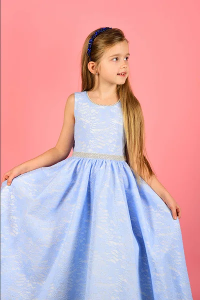 Mała Dziewczyna Model Ślub Moda Koncepcja Girl Ubrany Niebieski Niebieski — Zdjęcie stockowe