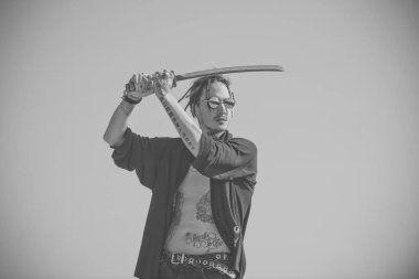 Yakışıklı adam yüz. Konsantrasyon ve zen