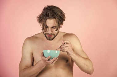 Erkek vücut bakımı iyileştiriyor. Sabah, Vejetaryen, organik gıda.