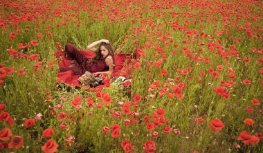 Şehvetli kadın. Gazetecilik ve yazma, yaz.