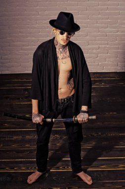 Ciddi adam. Samuray, Budist kavramı