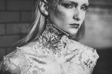 Kadın yüzü. Kızlar etkileyen konular. Cadılar Bayramı makyaj, Sima