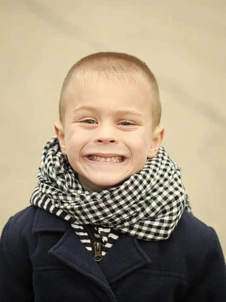 Chico feliz. Niño o niño pequeño con cara bonita . —  Fotos de Stock