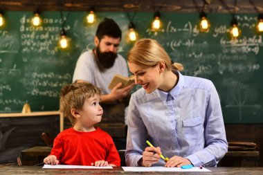 Sadece ona bağlı olabilir, eğitim bir intensivelytutors düşünmeyi öğretmektir ve öğrenciler resmi bir ortam tercih eden öğrenciler öğretmen sağlar