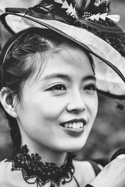 レトロなスタイル。中国美少女の帽子 — ストック写真