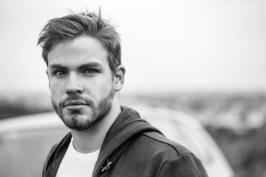 güzel seksi yüzü. Genç yakışıklı çocuk