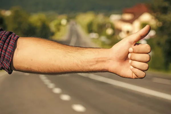 Auto-tapón. Señal de autoestopista en la carretera — Foto de Stock