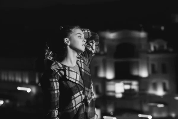 Night city. city and night with girl, blonde model in checkered coat — Stock Photo, Image