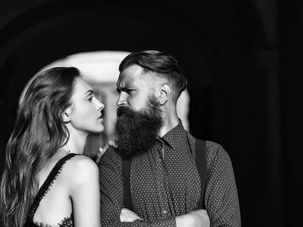 aşık çiftler. genç şık çift