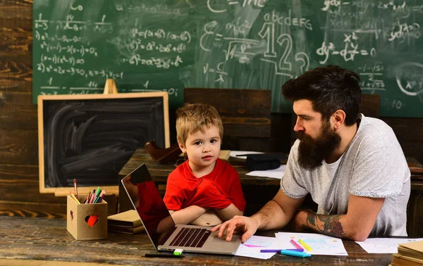 Öğretmen, okul, sınıfta öğretmen raporları yetenekli öğrencilerin hataları, eğitim matematik eğitim geçmişi düzeltmek gönüllülük gözlük çizim