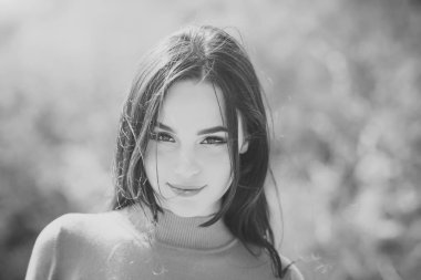 Enerji, sevinç, huzur. Enerji, sevinç, huzur. Moda, güzellik kavramı.